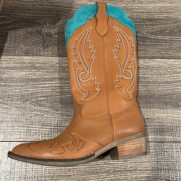 Coconuts by Matisse cowboy boots NWOT. Brown with teal suede edge. - Picture 3 of 6